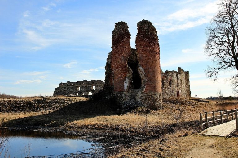Laiuse Castle: A Medieval Livonian Fortress in Estonia