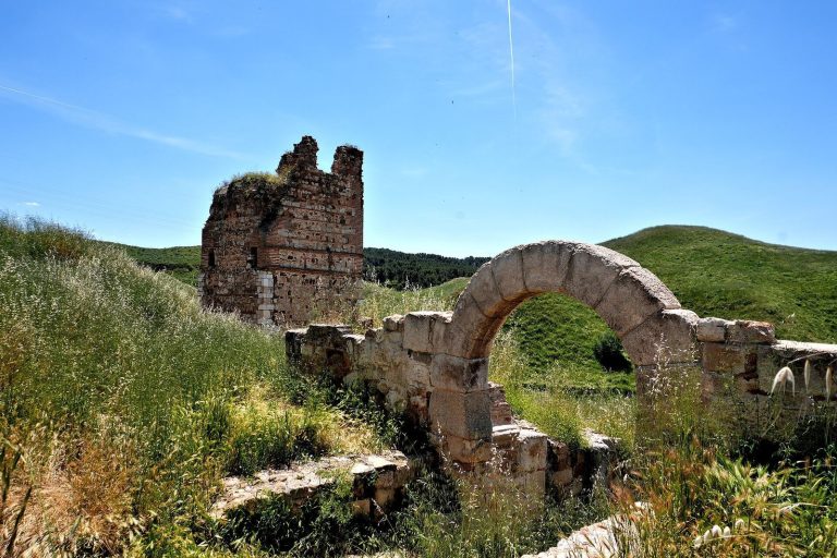 Castle of Alcalá la Vieja, Alcalá de Henares: A Medieval Frontier Fortress