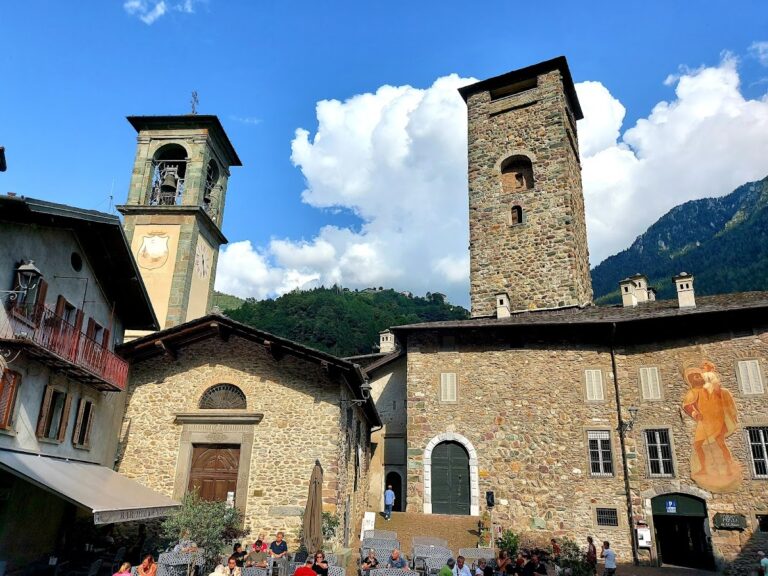 Castello Ginami-Buccelleni: A Medieval Castle in Gromo, Italy