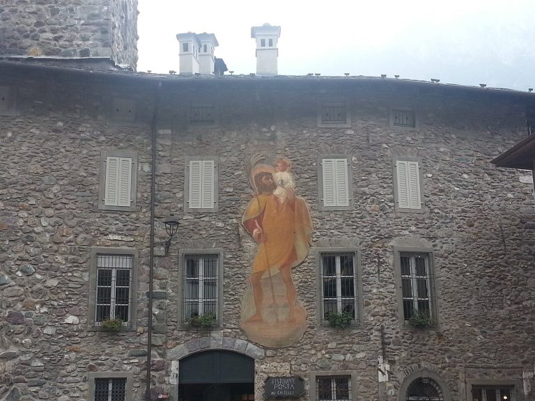 Castello Ginami-Buccelleni: A Medieval Fortress in Gromo, Italy