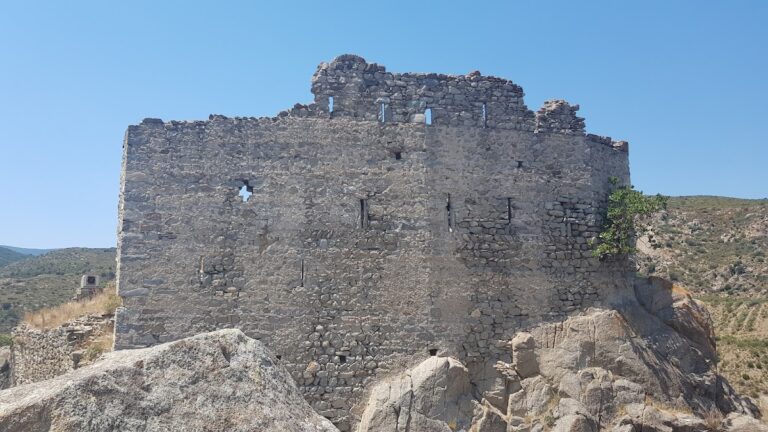 Château de Rodès: A Medieval Castle in France