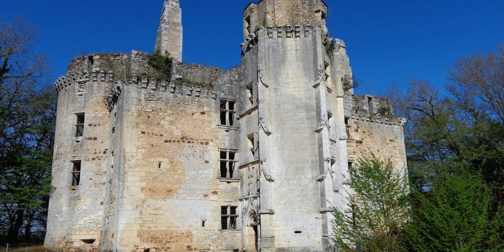 Château de l'Herm: A Fortified Noble Residence in France 1 Château de l'Herm