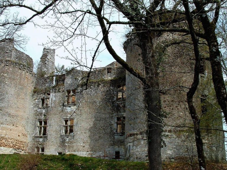 Château de l’Herm: A Fortified Noble Residence in France