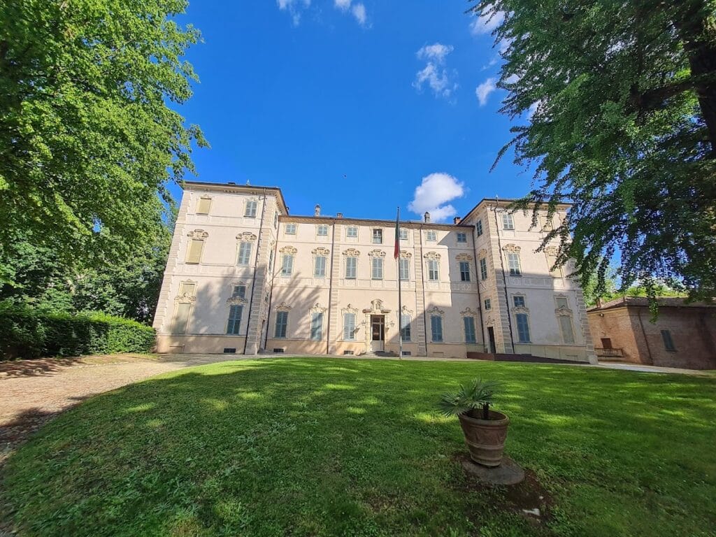 Castle Cavour of Santena: Historic Residence of the Cavour Family 1 Castle Cavour of Santena