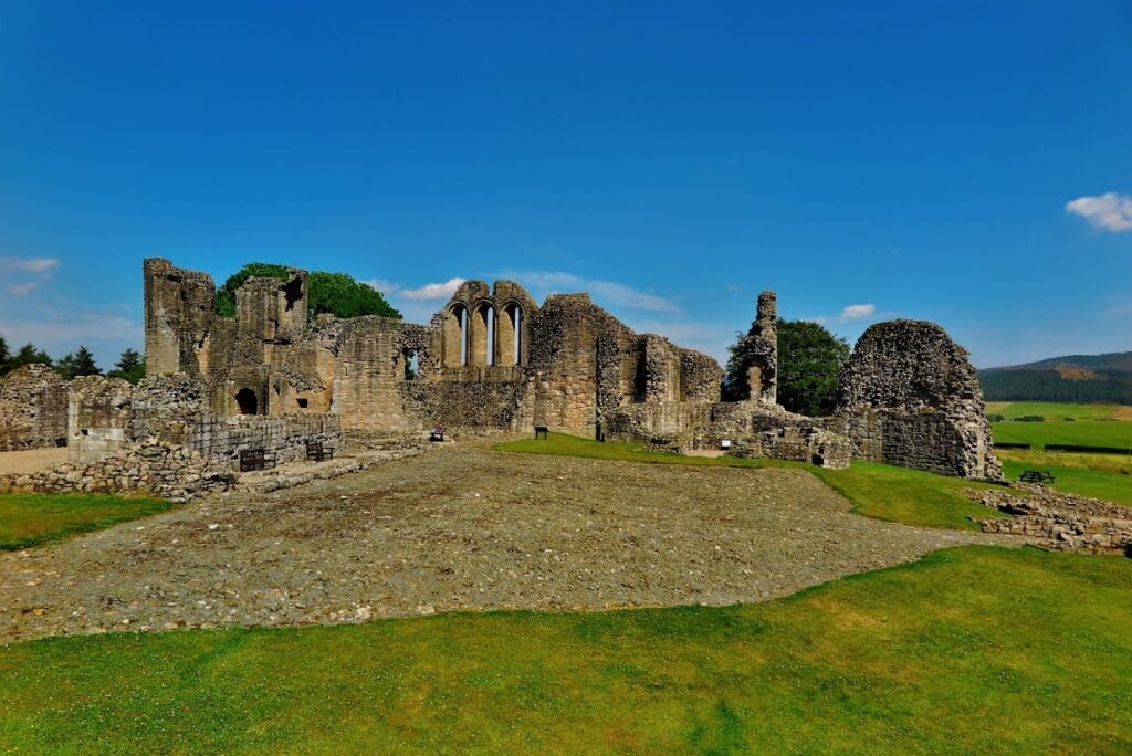 Kildrummy Castle: Seat of the Earls of Mar in Scotland 2 Kildrummy Castle