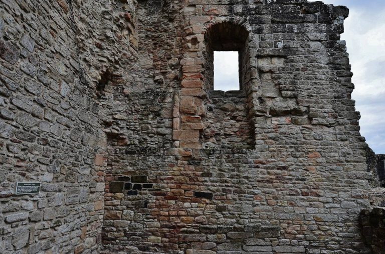 Kildrummy Castle: Seat of the Earls of Mar in Scotland