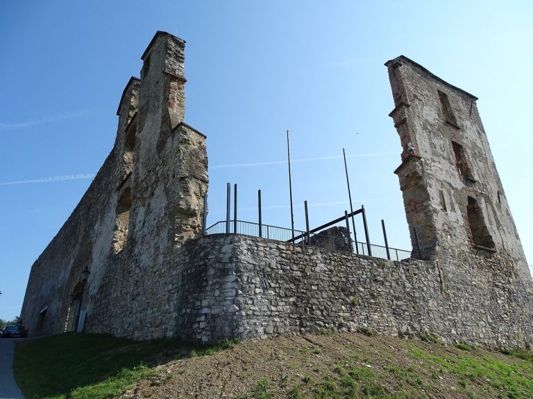 Burg Obervoitsberg: A Medieval Hilltop Castle and Regional Court in Austria