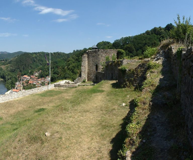Maglaj Fortress: A Medieval and Ottoman Defensive Stronghold