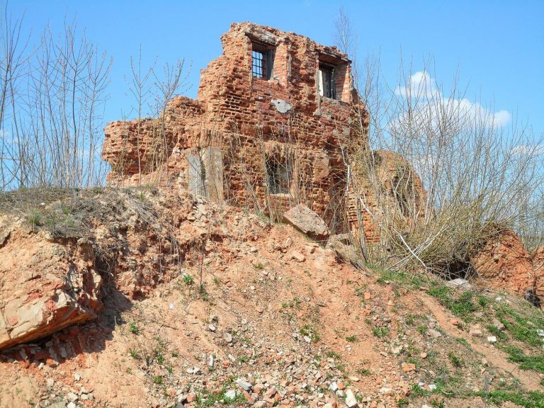 Barysaŭ Castle: A Defensive Stronghold on the Berezina