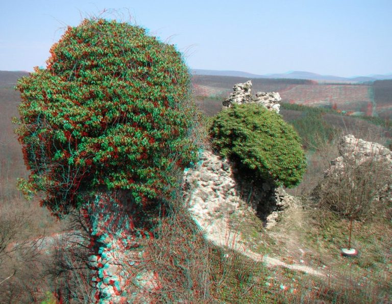 Buják Castle: A Medieval Frontier Fortress in Hungary