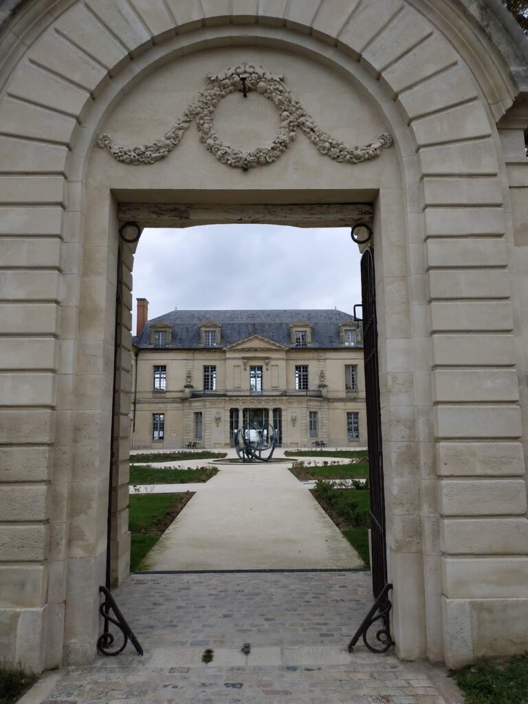 Château de Sucy-en-Brie: A Classical French Estate with Historical and Cultural Heritage 8 Château de Sucy-en-Brie