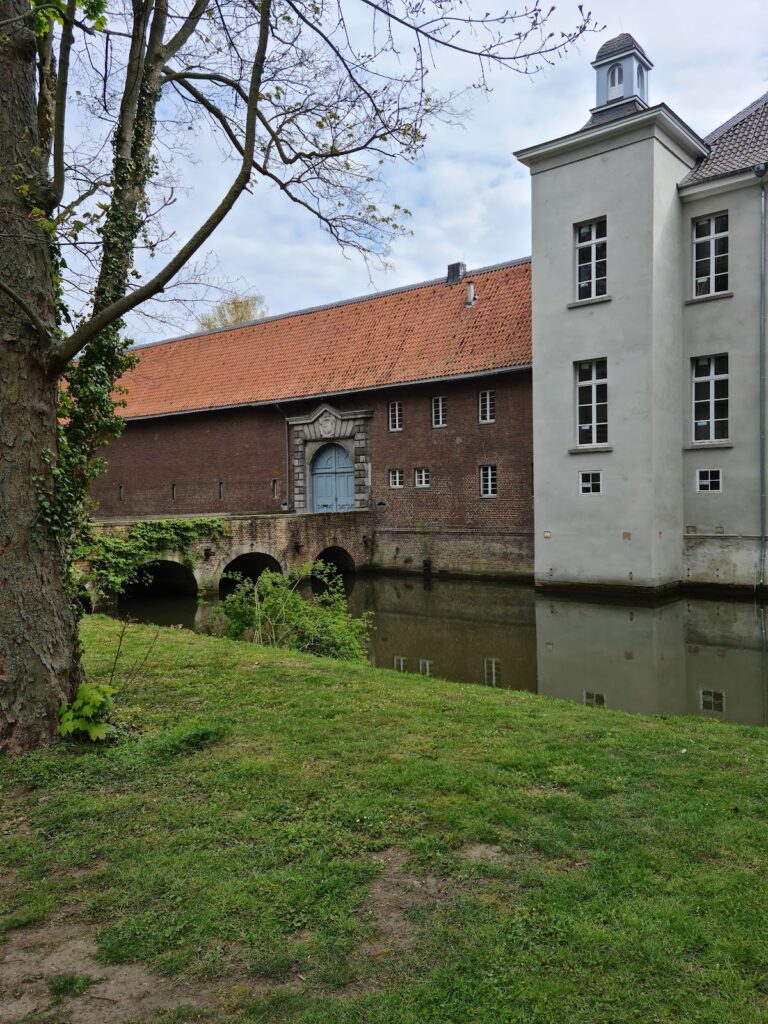 Schloss Kalkum: A Historic Water Castle in Düsseldorf, Germany 7 Schloss Kalkum