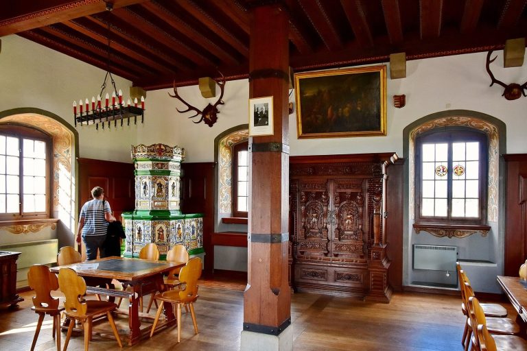 Uster Castle: A Hill Castle and Historic Residence in Switzerland