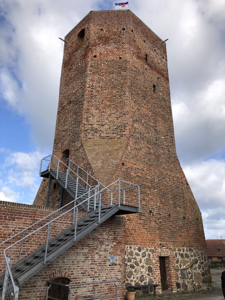 Löcknitz Castle: A Medieval Lowland Fortress in Germany 2 Löcknitz Castle