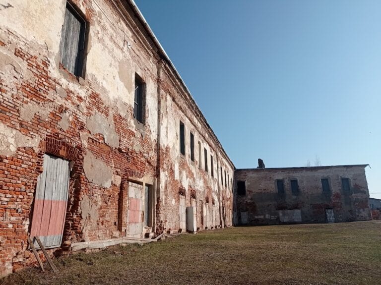 Bychaŭ Castle: A Historic Fortress in Belarus