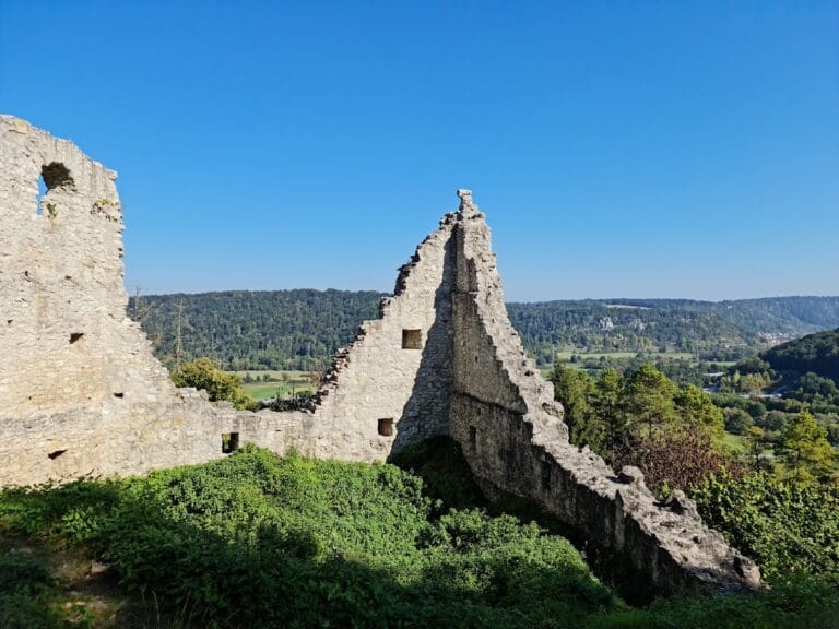 Burg Rumburg: A Medieval Fortified Castle in Bavaria