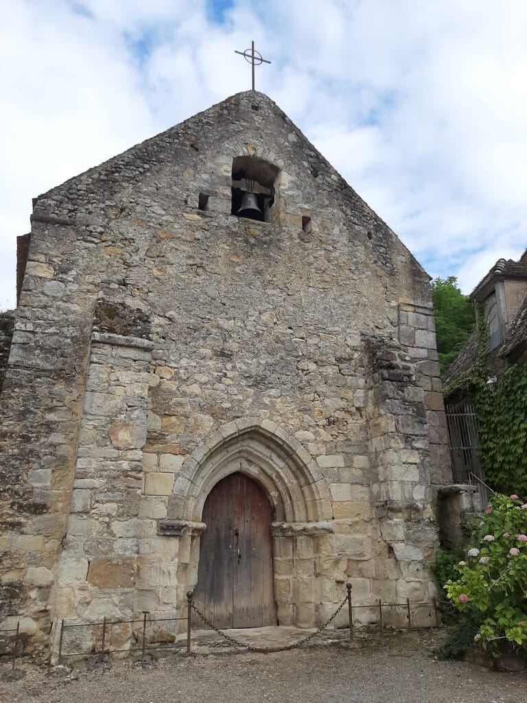 Château Guillaume de Lignac: A Medieval Fortified Castle in France 5 Château Guillaume de Lignac