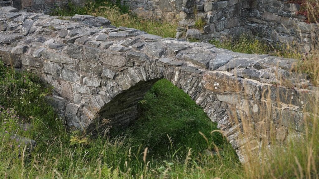 Ragnhildsholmen: A Medieval Norwegian Fortress in Sweden 2 Ragnhildsholmen