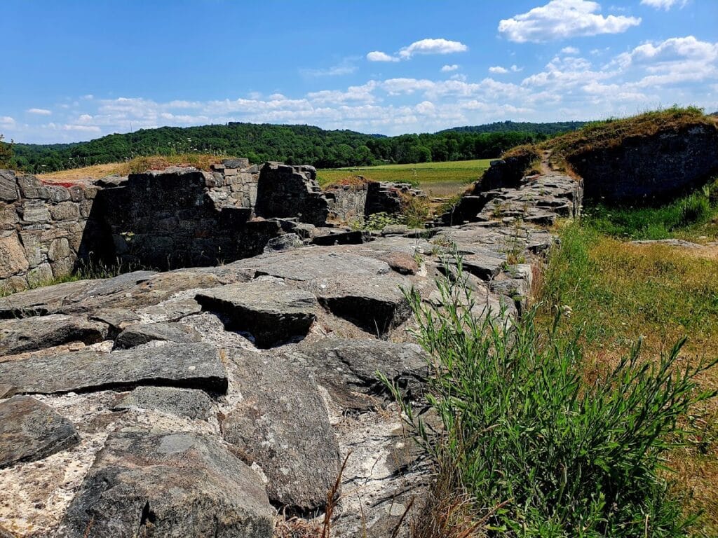 Ragnhildsholmen: A Medieval Norwegian Fortress in Sweden 3 Ragnhildsholmen