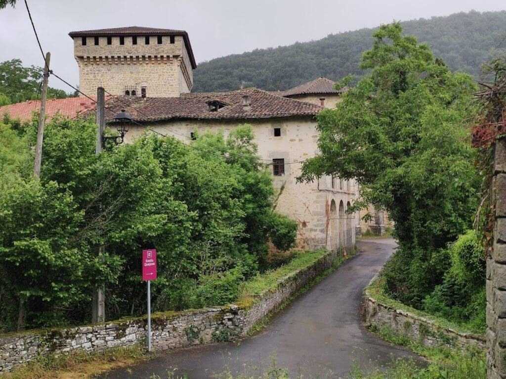 Convent and Palace of Quejana: An Ayala Lineage and Dominican Complex in Spain 1 Convent and Palace of Quejana