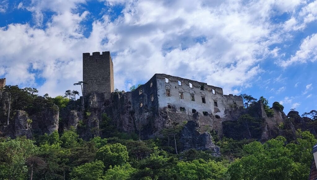 Rauhenstein Castle Ruins: A Medieval Fortress in Baden, Austria 1 Burgruine Rauhenstein