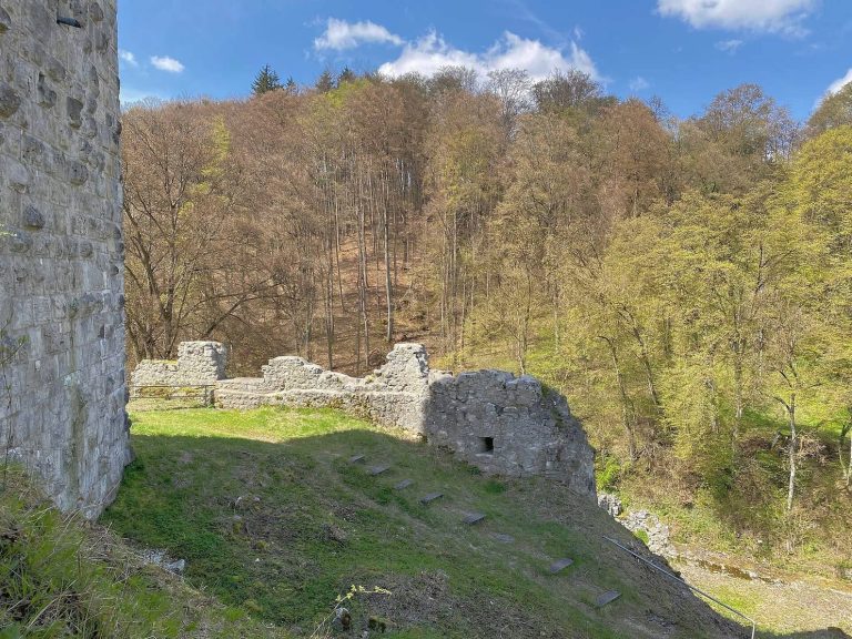 Wellheim Castle: A Medieval Hill Fortress in Germany