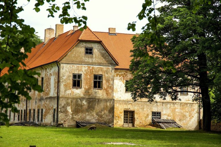 Nurmuiža Castle: A Fortified Manor Complex in Latvia