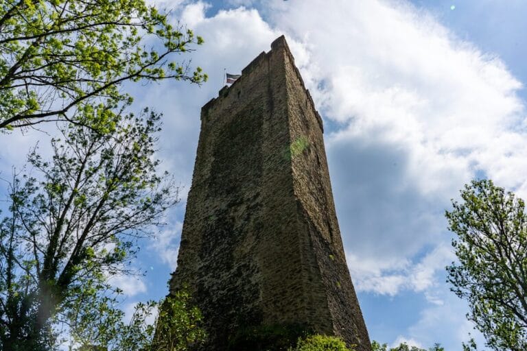 Grenzau Castle: An Isenburg Spur Castle in Germany