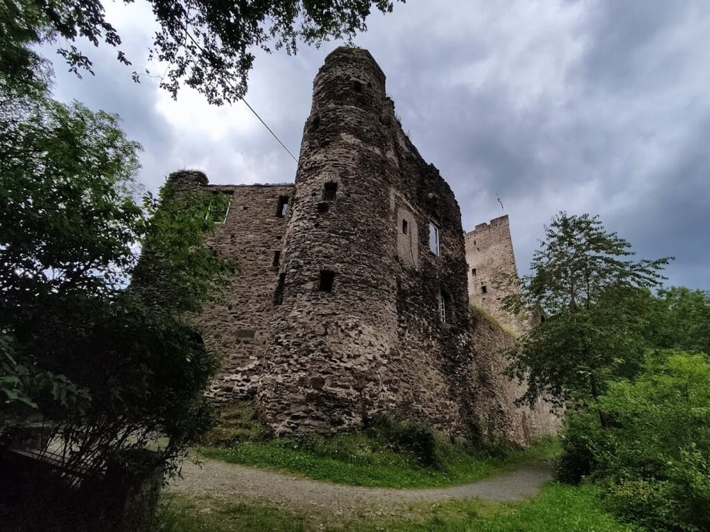 Grenzau Castle: An Isenburg Spur Castle in Germany 2 Grenzau Castle