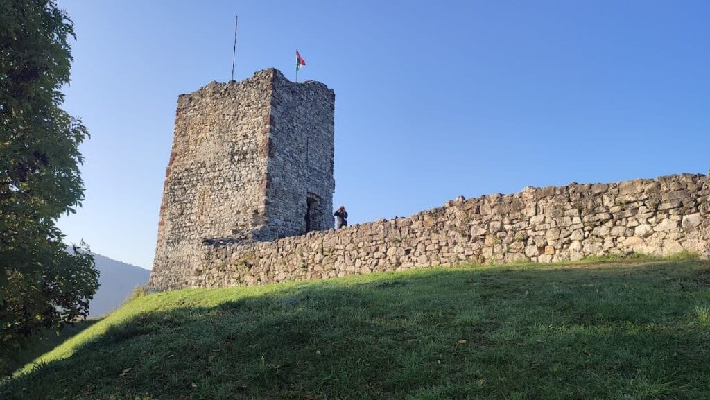 Esseg Castle: A Medieval Fortress in Bánd, Hungary 1 Esseg Castle