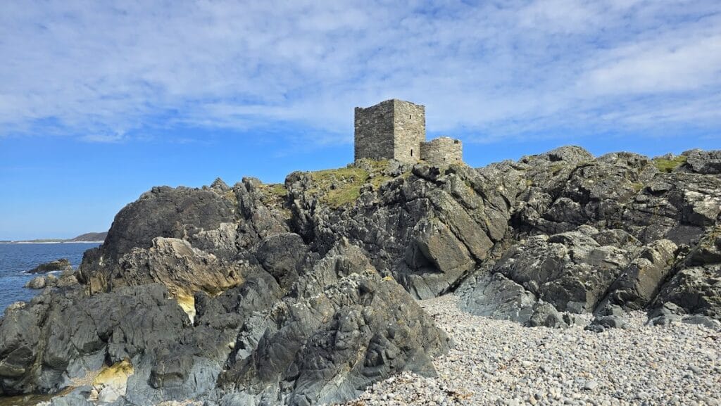 Carrickabraghy Castle: A Gaelic Fortification in County Donegal 2 Carrickabraghy Castle