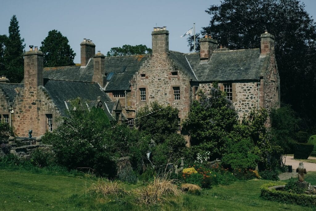 Fingask Castle: A Scottish Country House and Threipland Estate 1 Fingask Castle