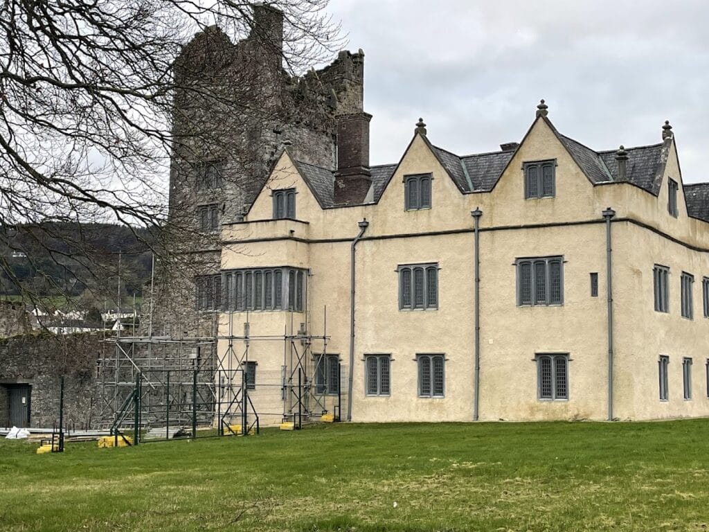Ormonde Castle: Medieval Castle and Tudor Manor House in Ireland 1 Ormonde Castle
