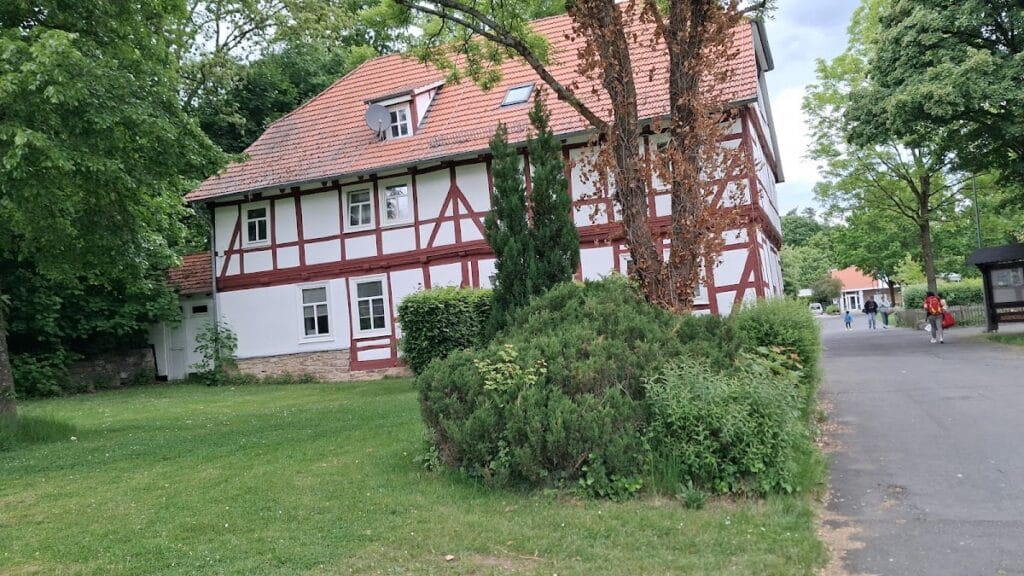 Burg Sensenstein: A Hessian Border Fortress and Youth Education Center 1 Burg Sensenstein