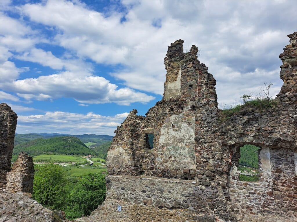 Šášov Castle: A Medieval Royal Fortress in Slovakia 1 Šášov Castle
