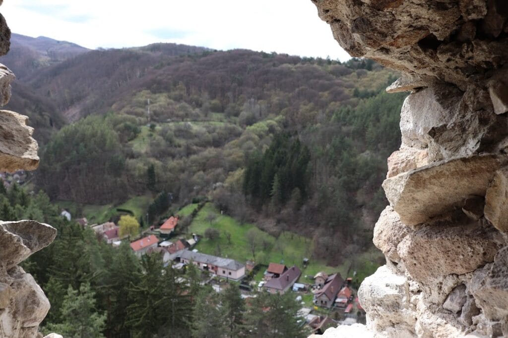 Šášov Castle: A Medieval Royal Fortress in Slovakia 4 Šášov Castle