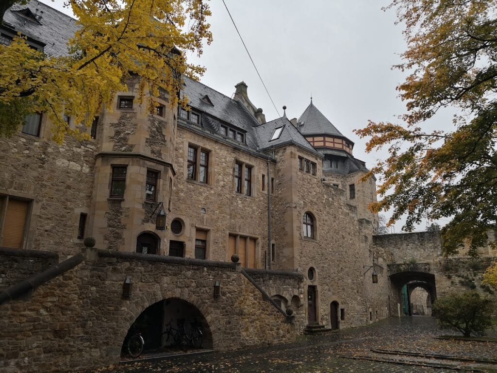 Alzey Castle: A Palatine Castle and Historicist Reconstruction in Germany 1 Alzey Castle