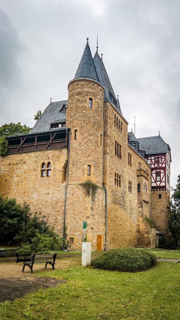 Alzey Castle: A Palatine Castle and Historicist Reconstruction in Germany 4 Alzey Castle