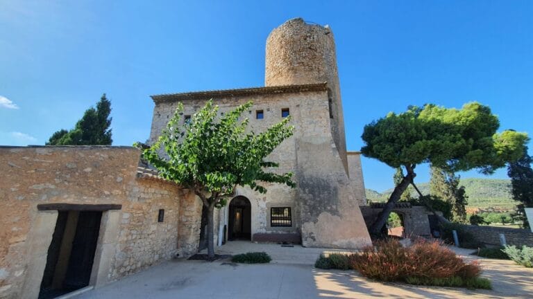 Castell de Ribes: A Medieval Term Castle in Sant Pere de Ribes