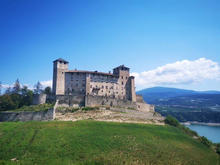 Castel Cles: A Historic Castle in Northern Italy