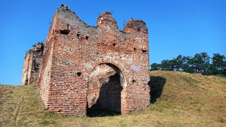 Danków Castle: A 17th-Century Bastion Fortress in Poland