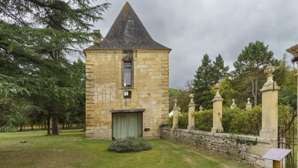 Château de Sauvebœuf: A Historic Castle in Aubas, France 10 Château de Sauvebœuf