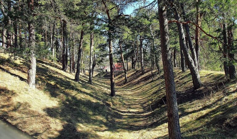 Iso Linnamäki: A Medieval Fortification in Porvoo, Finland