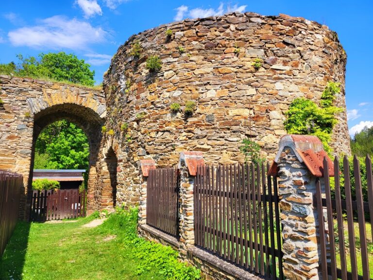 Talmberk Castle: A Medieval Fortress in the Czech Republic