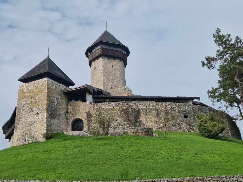 Velika Kladuša Castle