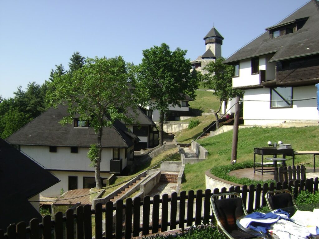 Velika Kladuša Castle