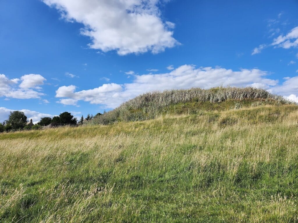 Fotheringhay Castle: A Norman Motte-and-Bailey Castle and Yorkist Residence 4 Fotheringhay Castle