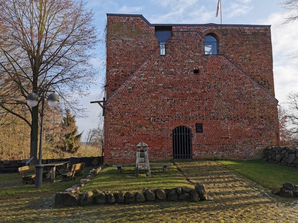 Burg Bodenteich: A Moated Castle and Administrative Center in Germany 3 Burg Bodenteich