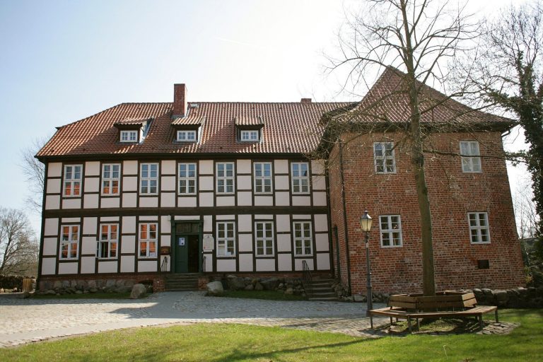 Burg Bodenteich: A Moated Castle and Administrative Center in Germany