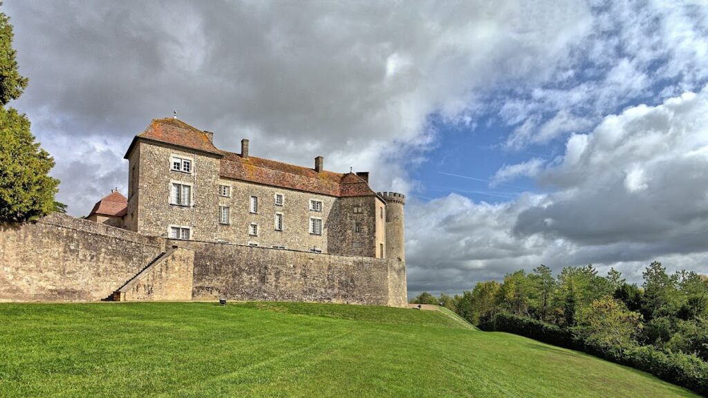 Château de Ray-sur-Saône: A Historic Fortress and Residence in France 9 Château de Ray-sur-Saône